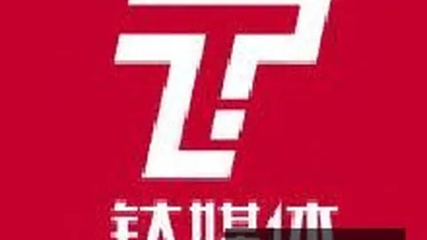 罗尔遭晃晕拉什福德极限操作引对手黄牌，足球技巧